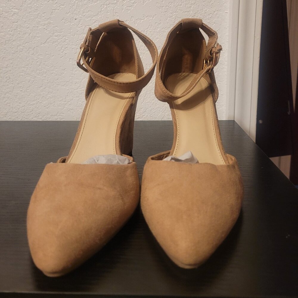 Forever 21 Tan Closed Wedges